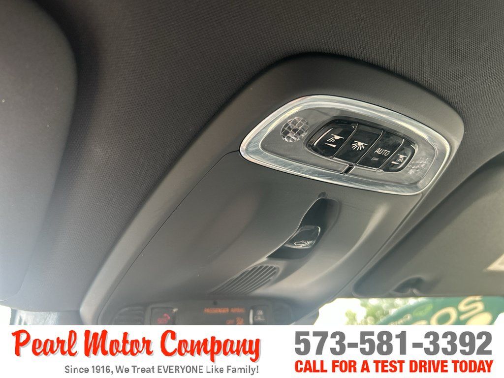 Used 2021 Volvo XC60 T5 R-Design AWD/4WD image 14