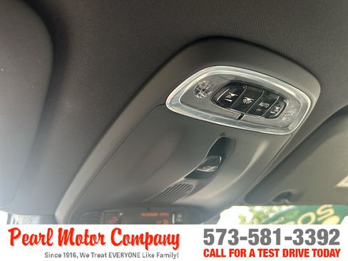 Used 2021 Volvo XC60 T5 R-Design AWD/4WD image 14