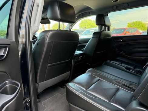 Used 2020 Chevrolet Suburban LT AWD/4WD image 43