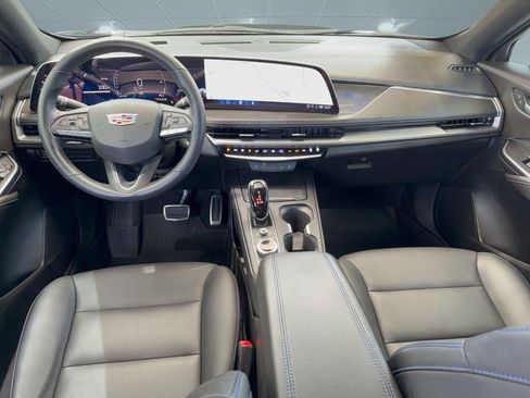 Used 2024 Cadillac XT4 Sport w/ Cold Weather Package FWD image 16