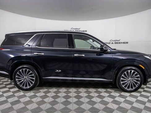 Used 2023 Hyundai Palisade Calligraphy w/ Cargo Package image 17