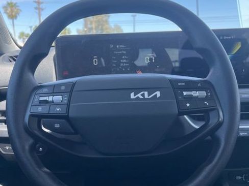 Used 2025 Kia K4 FWD image 11