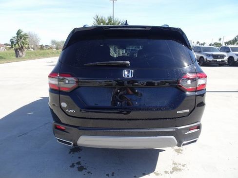 Certified 2023 Honda Pilot Touring image 5