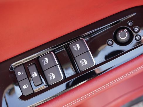Used 2025 Jeep Wagoneer S Launch Edition w/ Trailer Tow Group AWD/4WD image 25