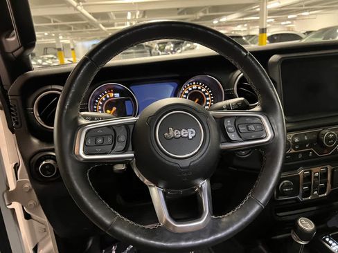 Used 2020 Jeep Gladiator Overland AWD/4WD image 27