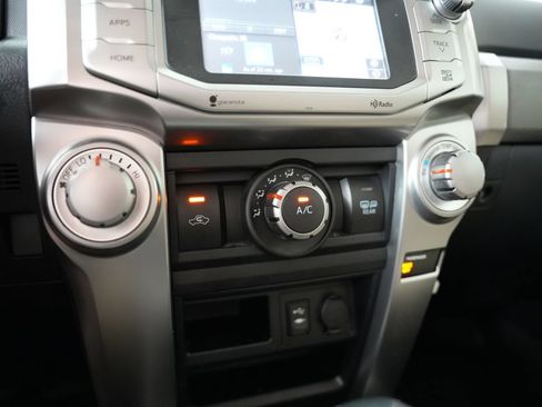 Used 2015 Toyota 4Runner SR5 AWD/4WD image 28