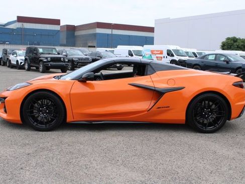 Used 2024 Chevrolet Corvette Z06 w/ Stealth Interior Trim Package RWD image 8