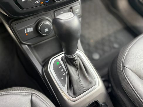 Used 2020 Jeep Renegade Altitude AWD/4WD image 23