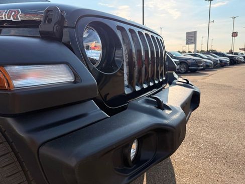 Used 2021 Jeep Wrangler Unlimited Sport AWD/4WD image 14