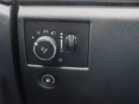 Used 2017 Jeep Grand Cherokee Laredo RWD image 29