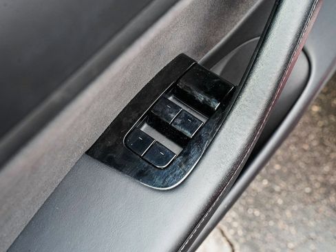 Used 2018 Tesla Model 3 Mid Range image 9