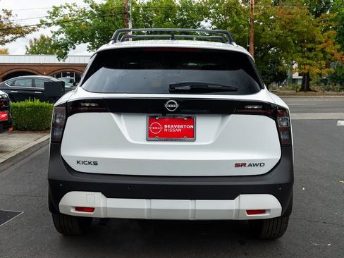 New 2026 Nissan Kicks SR w/ Cold Weather Package image 5