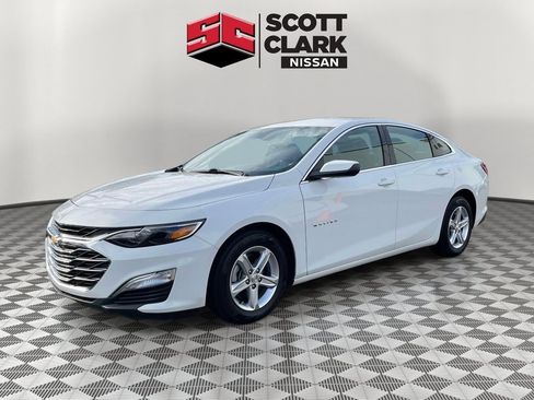 Used 2023 Chevrolet Malibu LS w/ Driver Confidence Package FWD image 3