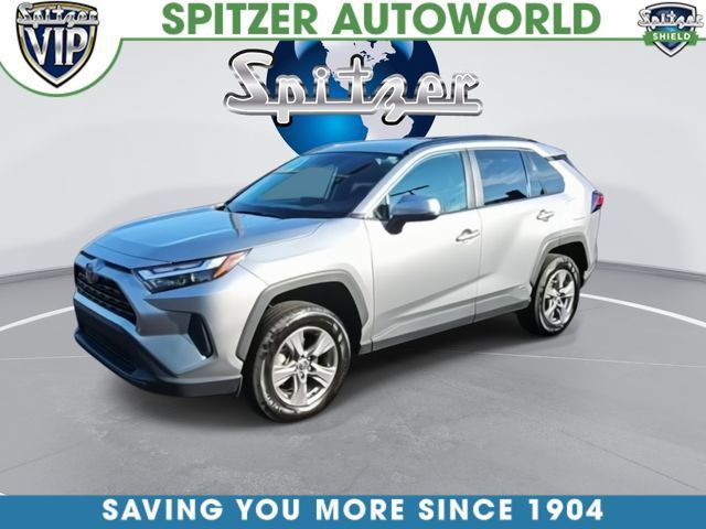 Used 2024 Toyota RAV4 XLE AWD/4WD image 4