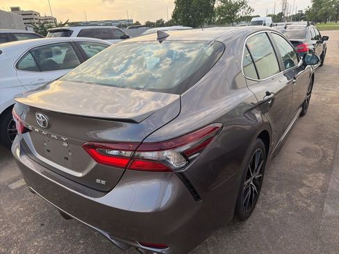 Used 2024 Toyota Camry SE FWD image 5