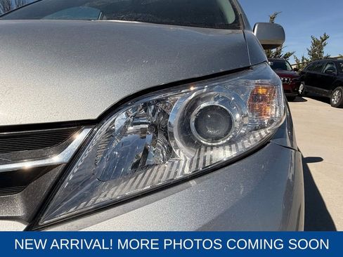 Used 2020 Toyota Sienna XLE image 8