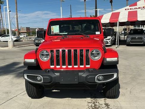 Used 2021 Jeep Gladiator Overland w/ Uconnect 4C Nav & Sound Group AWD/4WD image 2