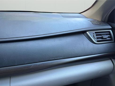 Used 2015 Toyota Camry LE FWD image 19