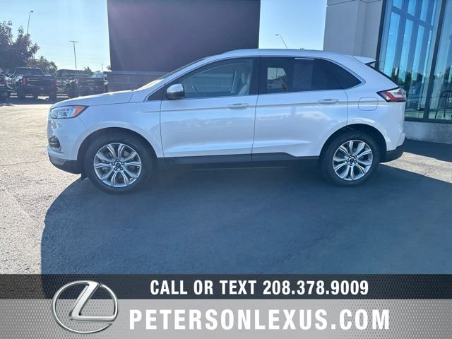 Used 2019 Ford Edge Titanium w/ Cold Weather Package AWD/4WD image 3