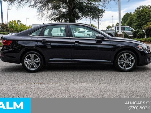 Used 2024 Volkswagen Jetta SE FWD image 10