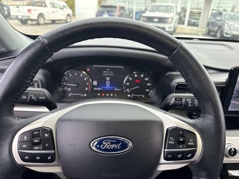 Used 2022 Ford Explorer XLT w/ Equipment Group 202A image 35