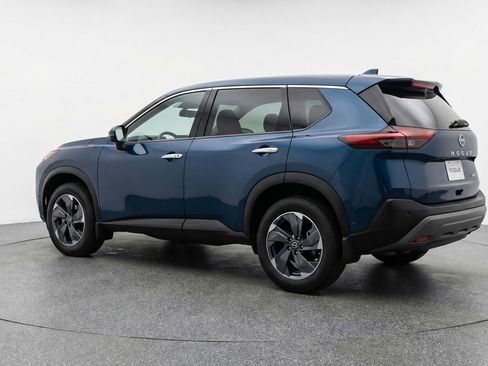 Used 2025 Nissan Rogue SV FWD image 6