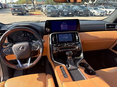 Used 2024 Lexus LX 600 4WD w/ Appearance Package image 17