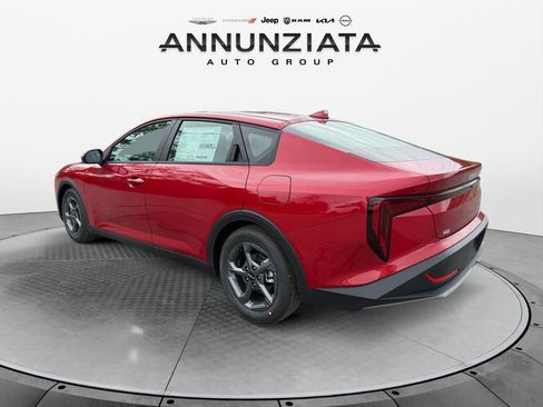 New 2025 Kia K4 LXS FWD image 3