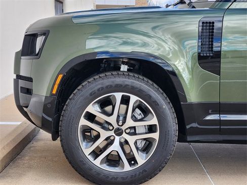 New 2026 Land Rover Defender 110 X-Dynamic SE image 6