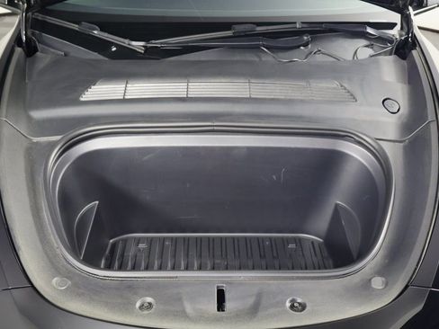 Used 2022 Tesla Model Y Long Range image 15