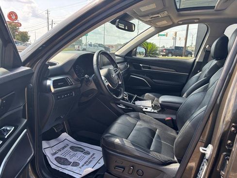 Used 2020 Kia Telluride SX w/ Towing Package FWD image 10