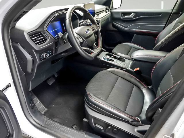 Used 2025 Ford Escape ST-Line Select AWD/4WD image 9