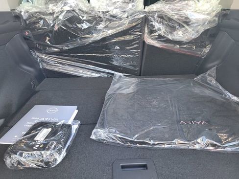 New 2025 Nissan Ariya AWD image 38