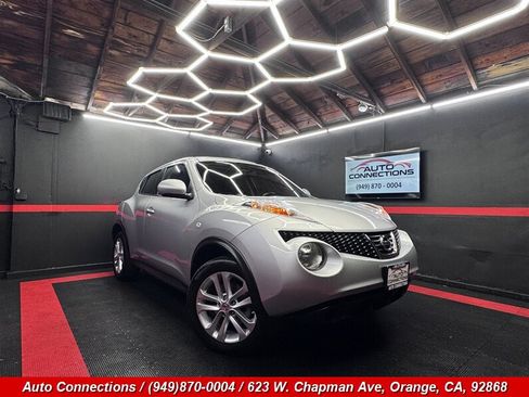 Used 2013 Nissan Juke SV FWD image 1