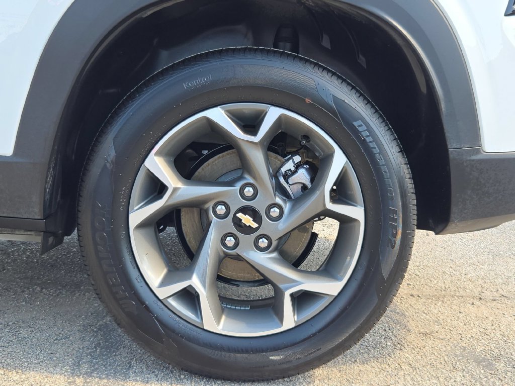 Used 2026 Chevrolet Trax LT FWD image 27
