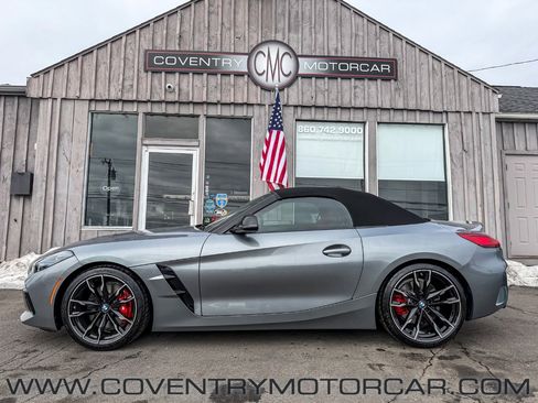 Used 2025 BMW Z4 M40i w/ Edition image 2