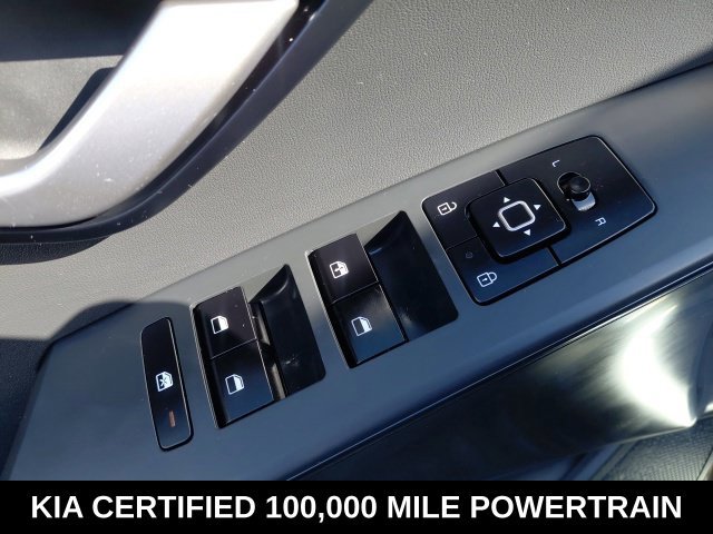 Certified 2024 Kia Niro LX FWD image 18