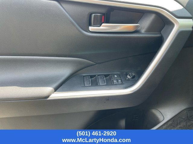 Used 2025 Toyota RAV4 XLE FWD image 32