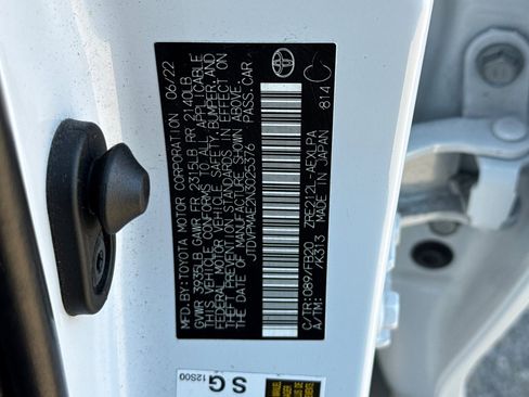 Used 2022 Toyota Corolla LE image 30