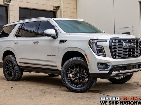 Used 2025 GMC Yukon Denali Ultimate image 1