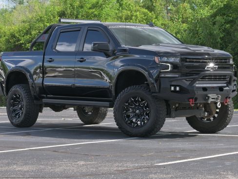 Used 2022 Chevrolet Silverado 1500 RST image 2