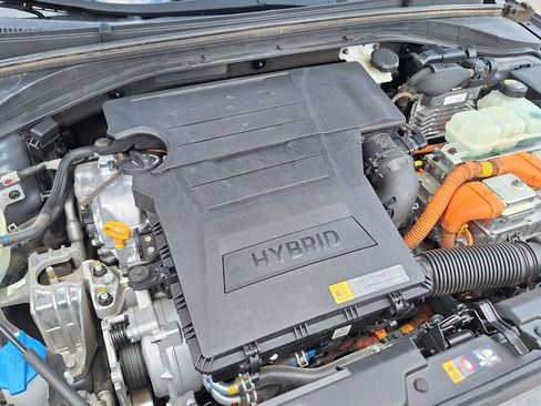 Used 2018 Hyundai Ioniq Blue FWD image 28