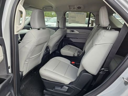 New 2026 Ford Explorer Active w/ Active Comfort Package image 14