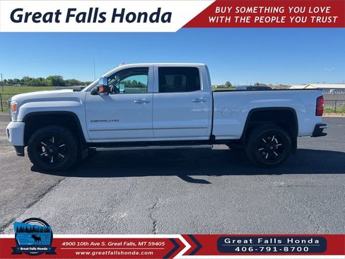 Used 2016 GMC Sierra 2500 Denali w/ Driver Alert Package AWD/4WD image 4