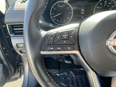 Used 2025 Nissan Sentra SR FWD image 21