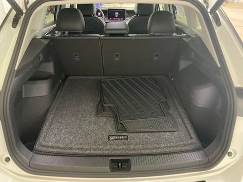 Certified 2026 Volkswagen Tiguan SE AWD/4WD image 9