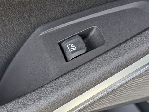 New 2026 BMW 330i w/ M Sport Package image 29