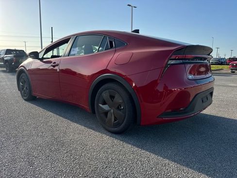 New 2027 Toyota Prius LE FWD image 4