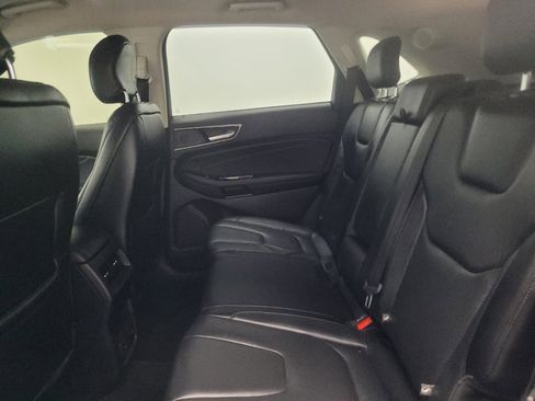 Used 2019 Ford Edge Titanium w/ Cold Weather Package FWD image 18