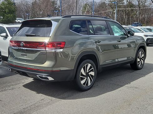 New 2026 Volkswagen Atlas SE image 2